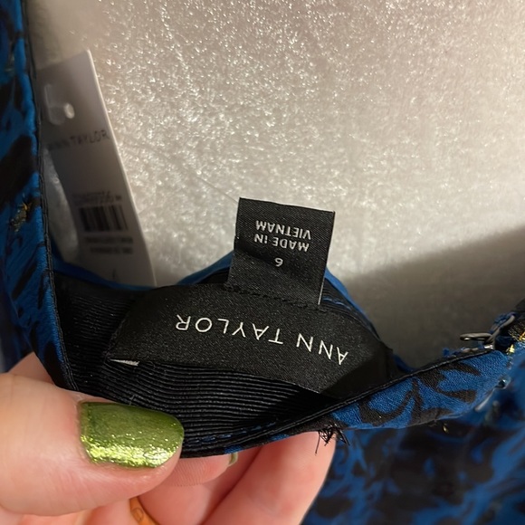 Blue Black Floral Printed Gold Metallic Flowy Ann Taylor Midi Skirt Size 6 - Picture 7 of 9